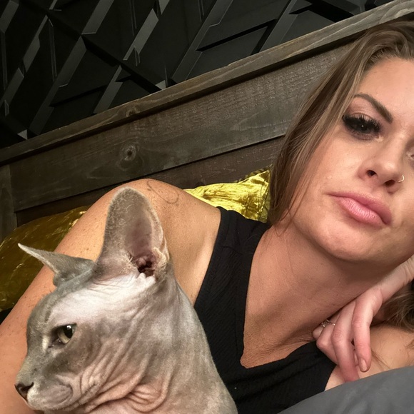 Meet your Posher, Brynde - Picture 2 of 6